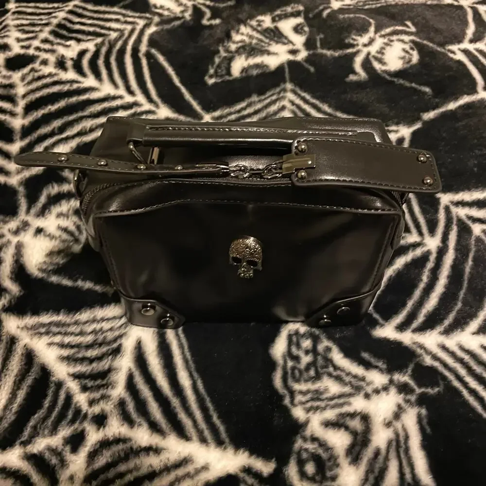 Edgy Goth Stud Chic Punk Skull Crossbody Hand & Shoulder Bag Purse